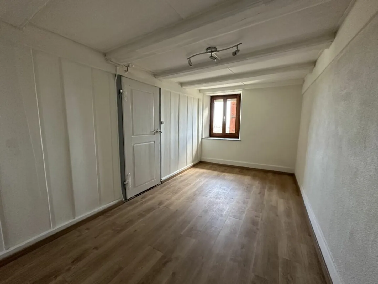 Maison villageoise avec projet de 3 logements - Dorfhaus mit Projekt für 3 Wohnungen - Photo 7 sur 16