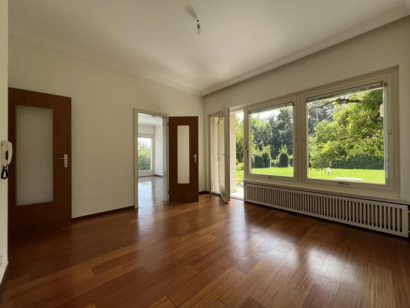 STABIO - EINGETAUCHT IN DAS GRÜN DER WEINBERGE, EINE VON BAUHAUS INSPIRIERTE WOHNUNG - Foto 8 von 12