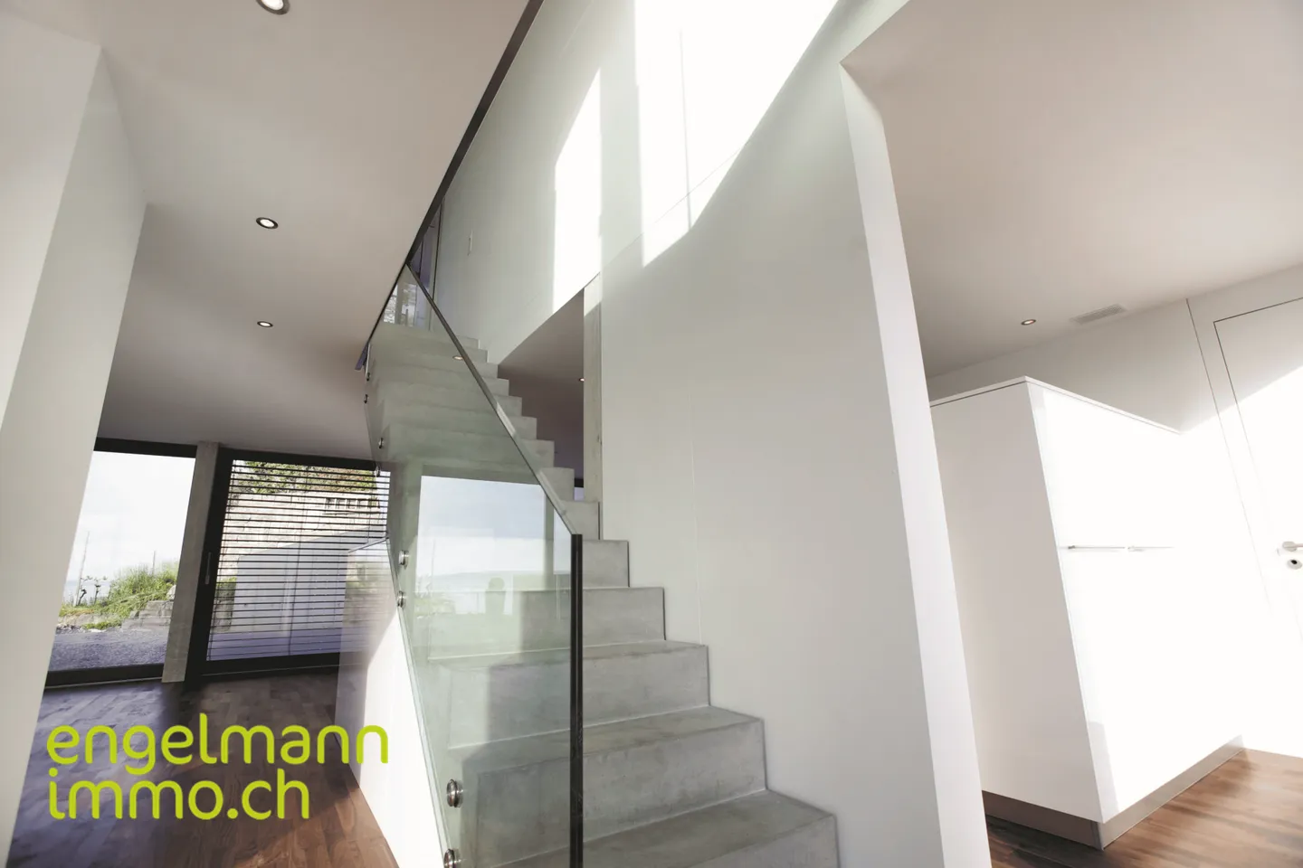 3.5 Room Apartment with Lake View - Photo 5 of 13
