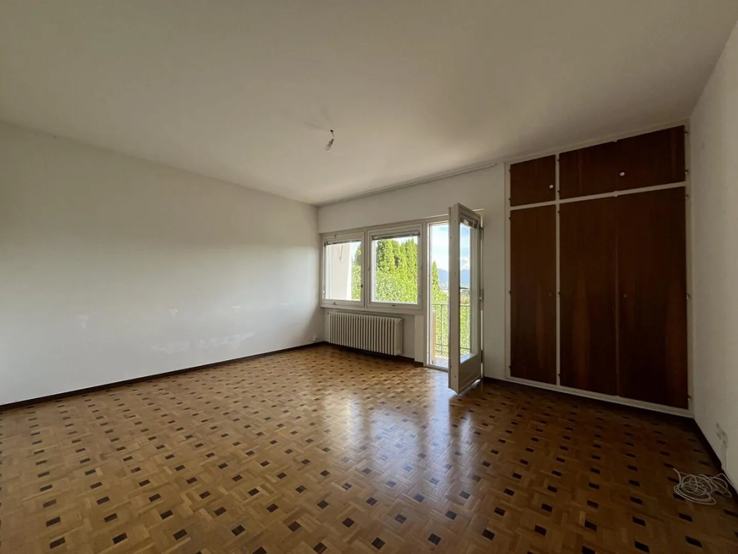 STABIO - EINGETAUCHT IN DAS GRÜN DER WEINBERGE, EINE VON BAUHAUS INSPIRIERTE WOHNUNG - Foto 10 von 12