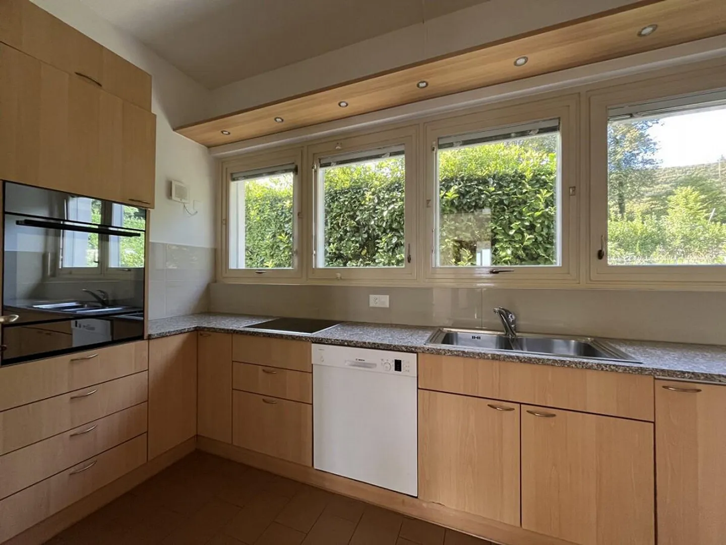 STABIO - EINGETAUCHT IN DAS GRÜN DER WEINBERGE, EINE VON BAUHAUS INSPIRIERTE WOHNUNG - Foto 12 von 12