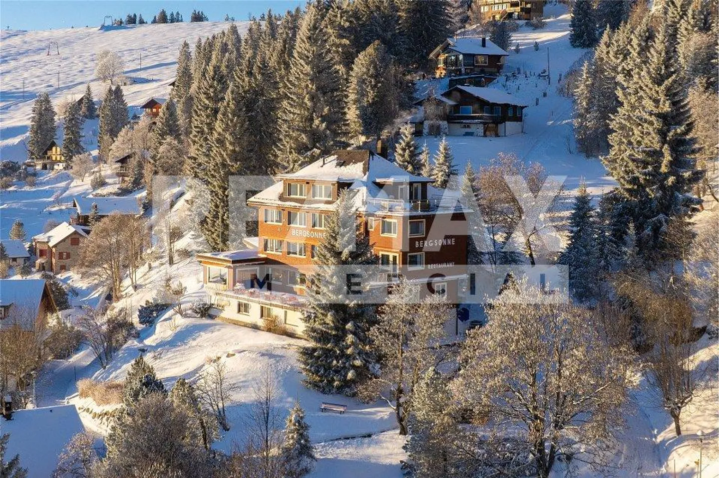 Hotel an attraktiver Lage auf Rigi Kaltbad sucht neue Besitzerschaft - Photo 1 sur 13