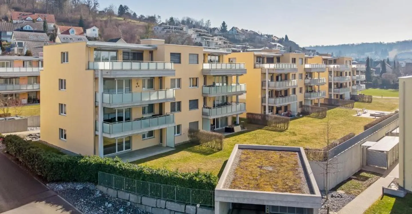 Spacious apartment with sunny patio - Photo 1 of 10