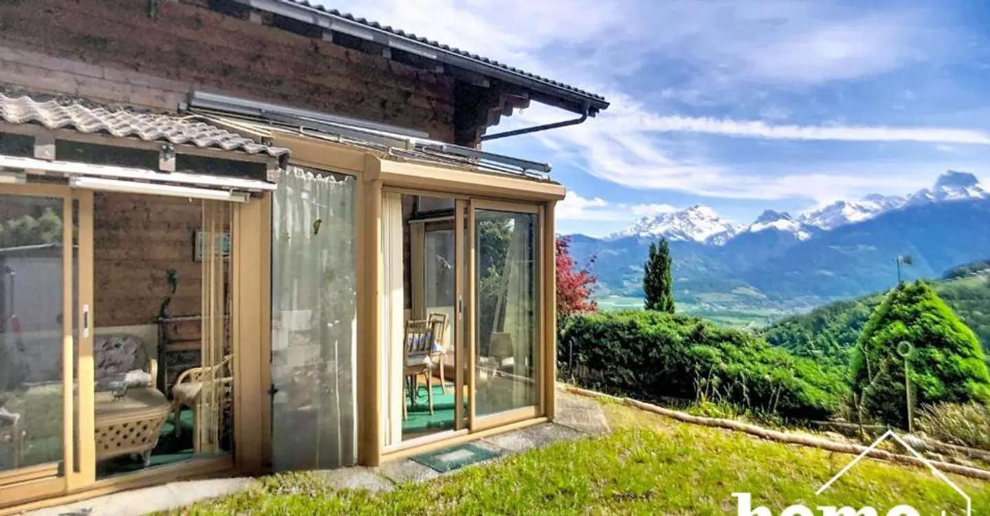 Chalet with character and view - Photo 3 of 10