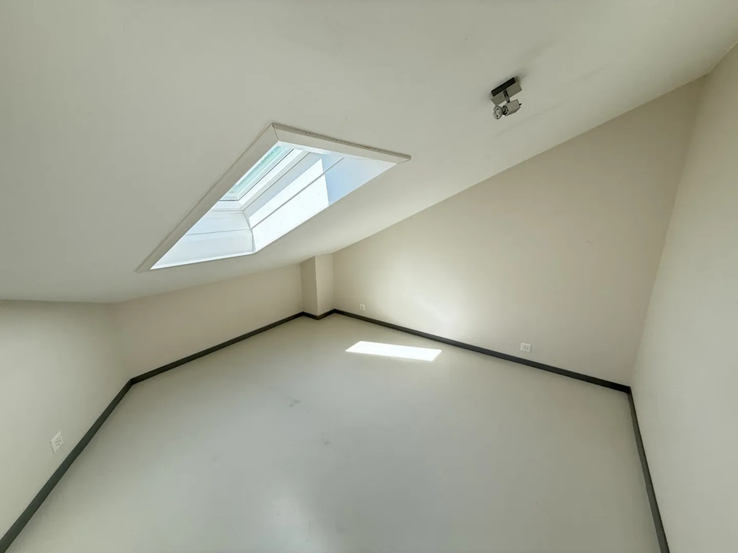 Magnifico duplex ristrutturato - 3 mesi di affitto netto offerti - Foto 8 di 11
