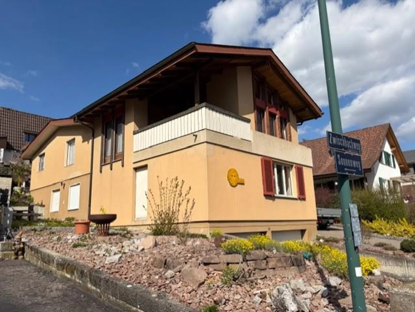 Maison individuelle avec double garage - Photo 1 sur 12