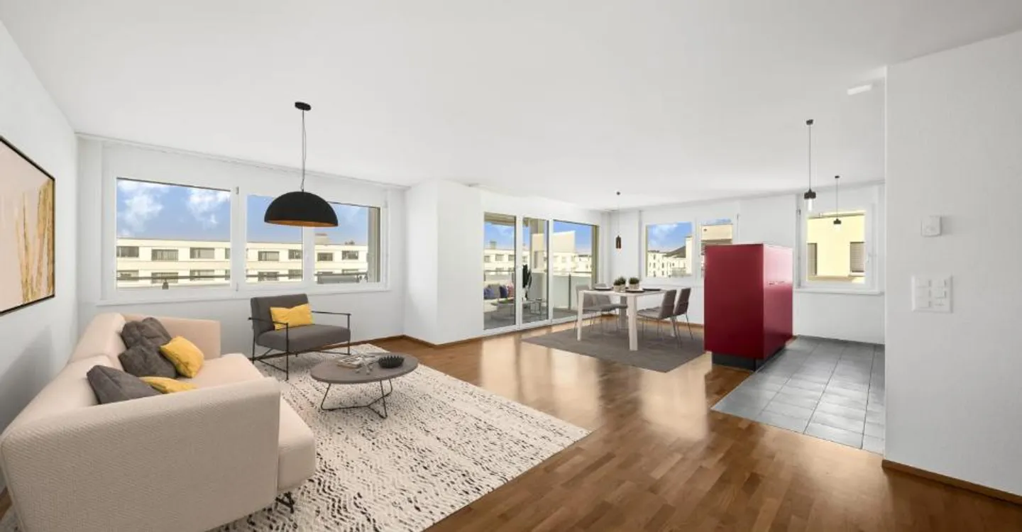 Spacious apartment with sunny patio - Photo 2 of 10