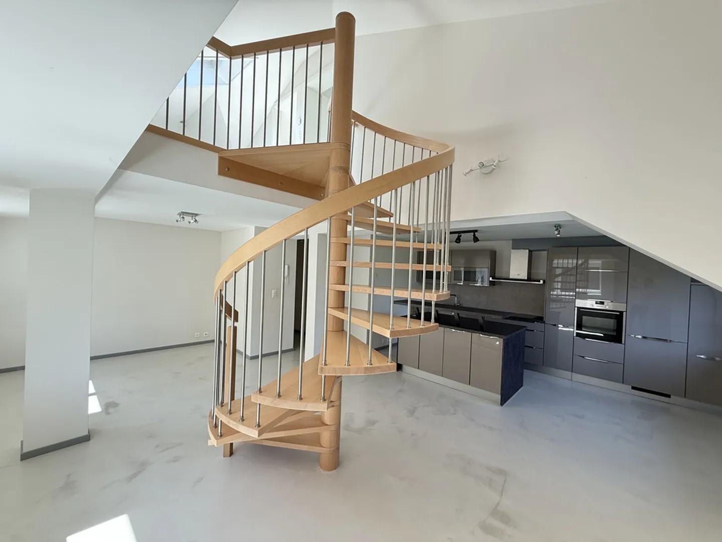 Magnifico duplex ristrutturato - 3 mesi di affitto netto offerti - Foto 1 di 11