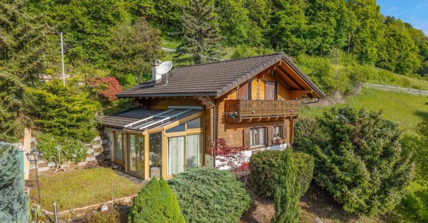 Chalet with character and view - Photo 1 of 10