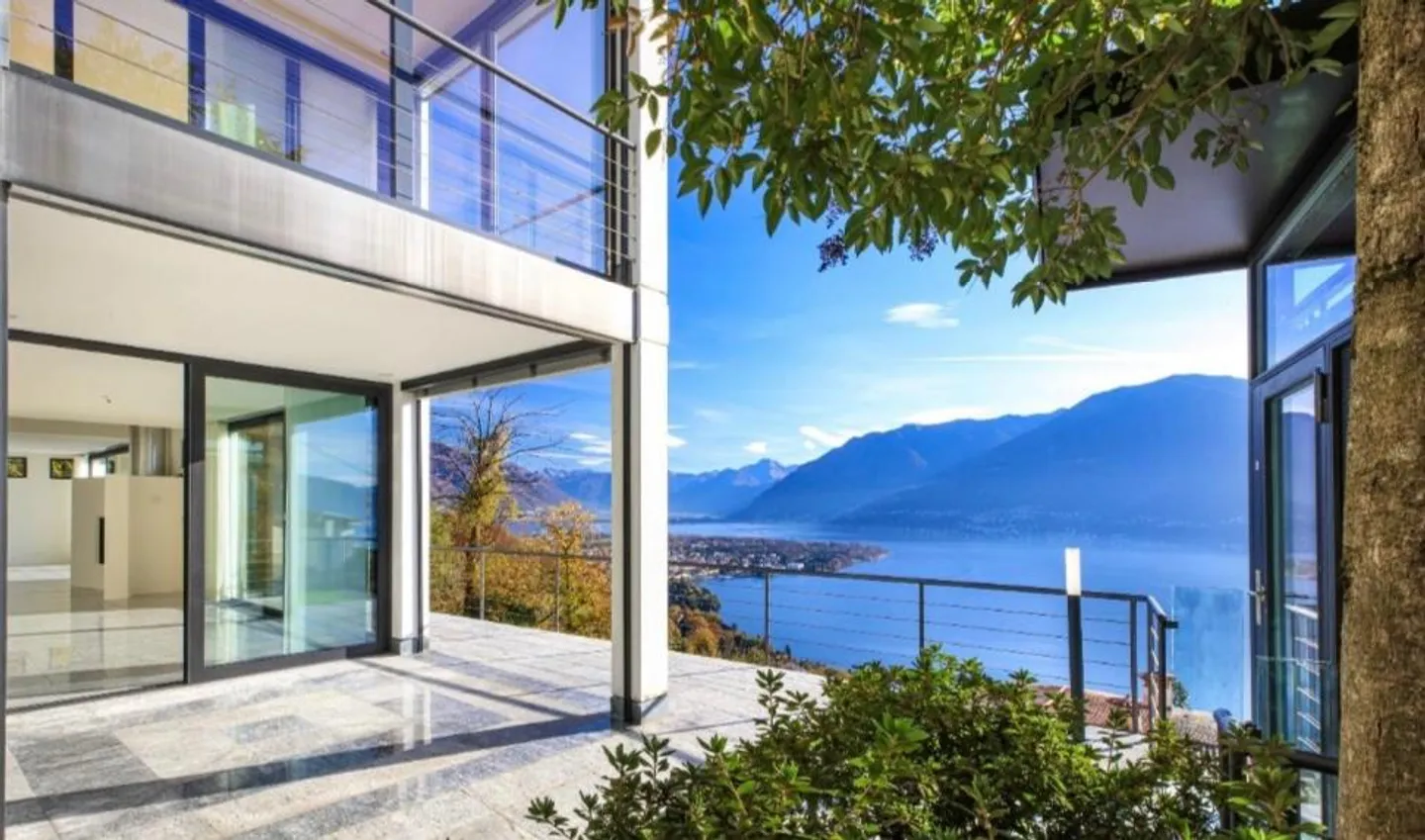 Villa a Ronco s/Ascona con vista lago anche come seconda residenza - Foto 1 di 10