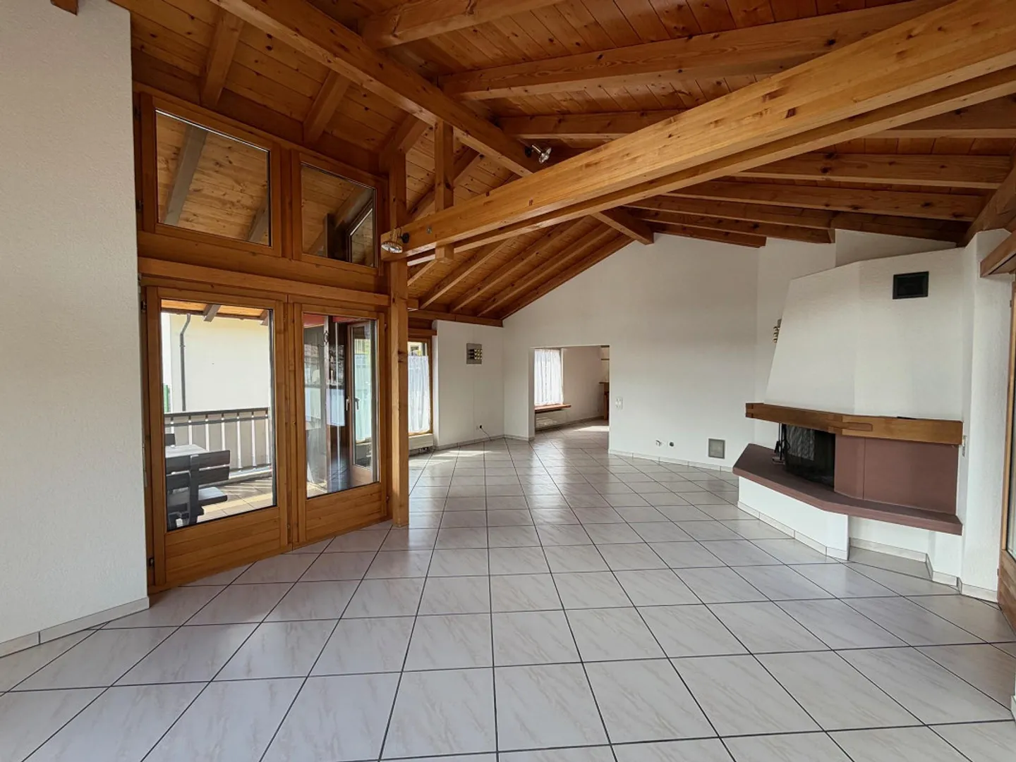 Maison individuelle avec double garage - Photo 5 sur 12