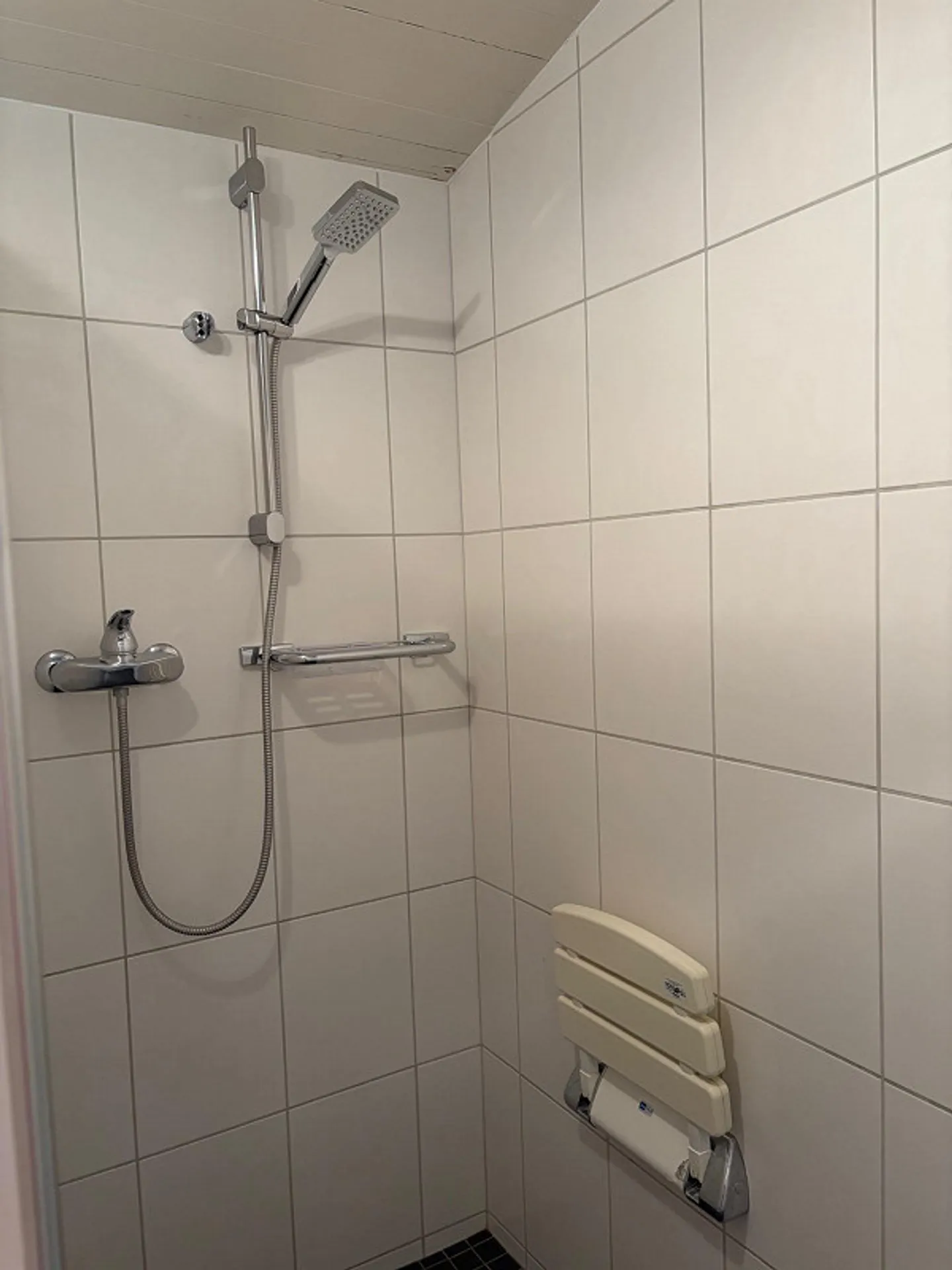 Maison individuelle avec double garage - Photo 10 sur 12