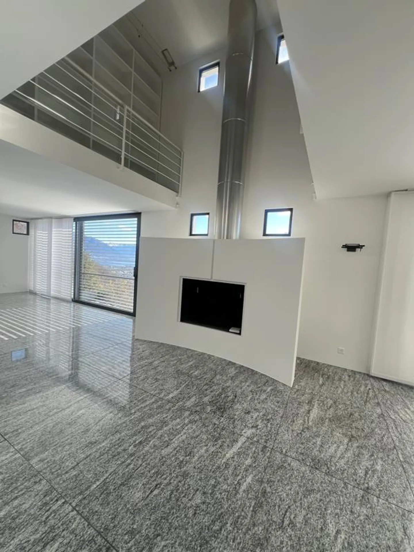 Villa a Ronco s/Ascona con vista lago anche come seconda residenza - Foto 4 di 10