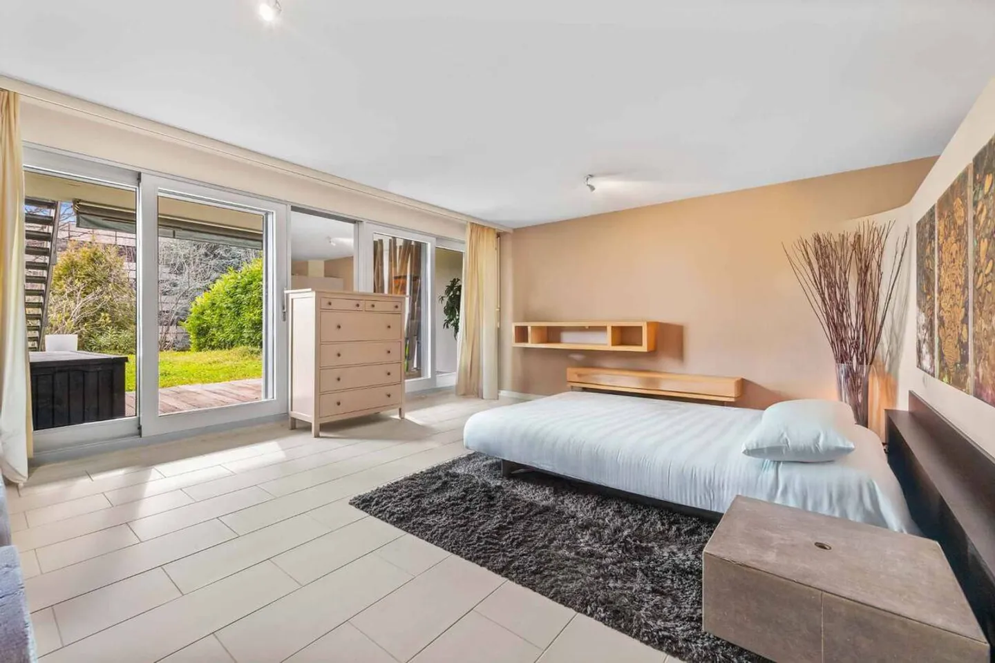 Zeitgenössisches Duplex mit 4,5 Zimmern, Balkon und Garten - Foto 7 von 12