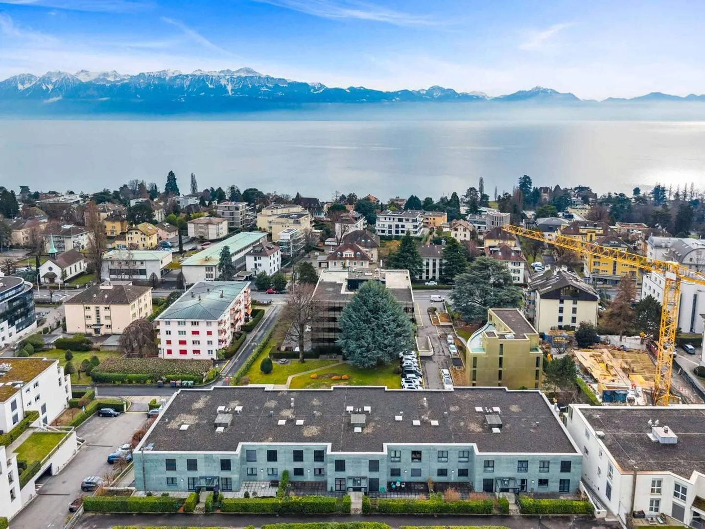 Zeitgenössisches Duplex mit 4,5 Zimmern, Balkon und Garten - Foto 1 von 12