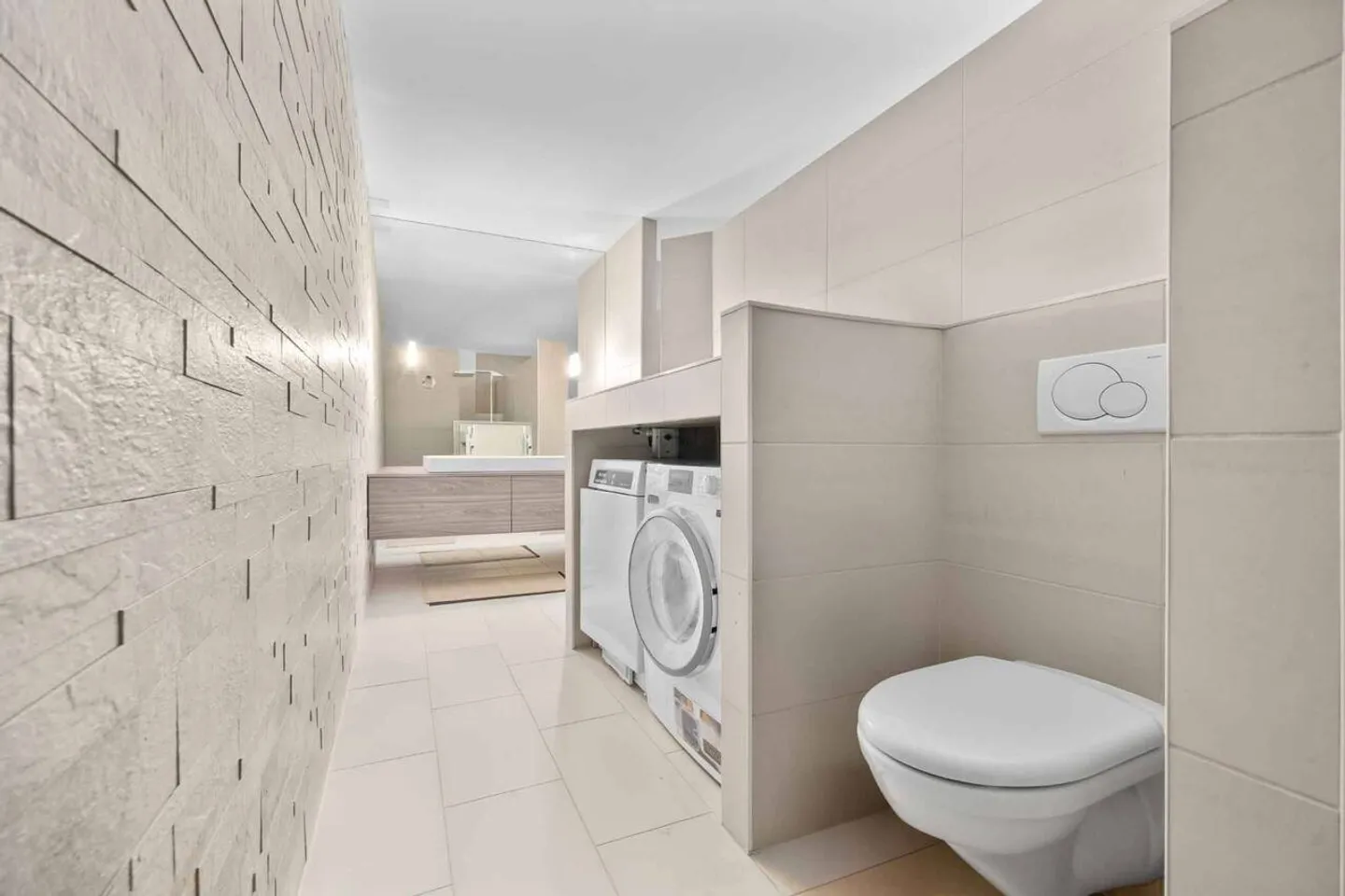 Zeitgenössisches Duplex mit 4,5 Zimmern, Balkon und Garten - Foto 9 von 12