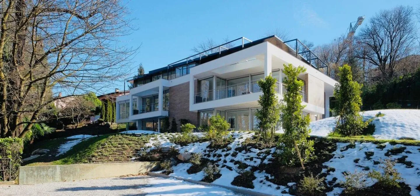 SORENGO · PRESTIGIOUS MODERN TRIPLEX WITH PRIVATE GARDEN - Photo 13 of 13