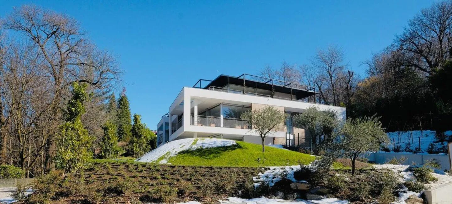 SORENGO · PRESTIGIOUS MODERN TRIPLEX WITH PRIVATE GARDEN - Photo 12 of 13