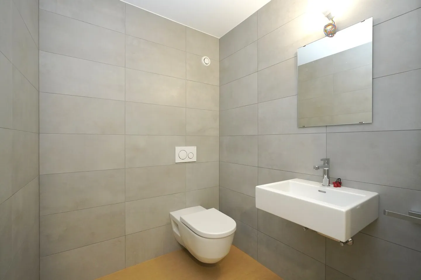 BUREAUX SPACIEUX À SIERRE - Photo 4 sur 13