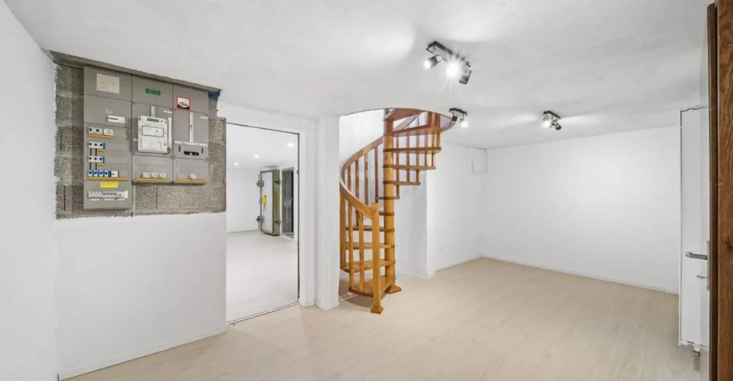 Charming Detached Villa - Photo 10 of 11