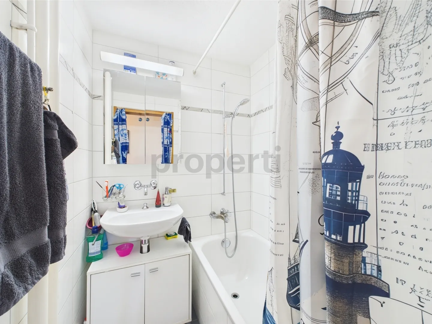 Living with a View - 3.5-Room Penthouse Apartment in Grenchen, Canton SO - Photo 7 of 11