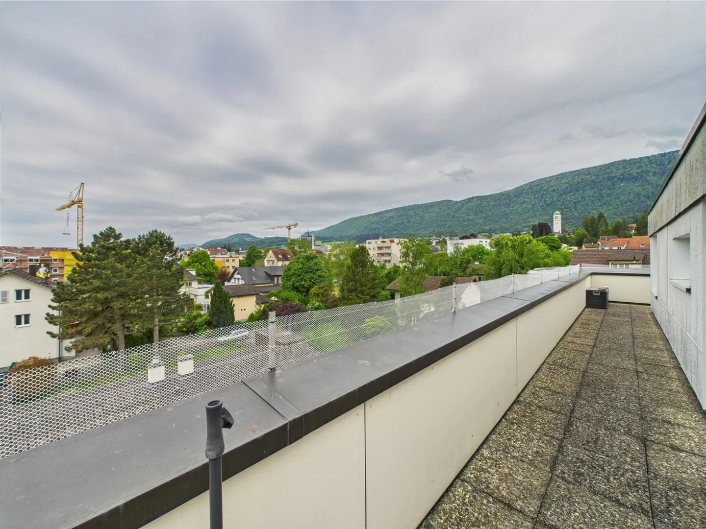 Living with a View - 3.5-Room Penthouse Apartment in Grenchen, Canton SO - Photo 9 of 11