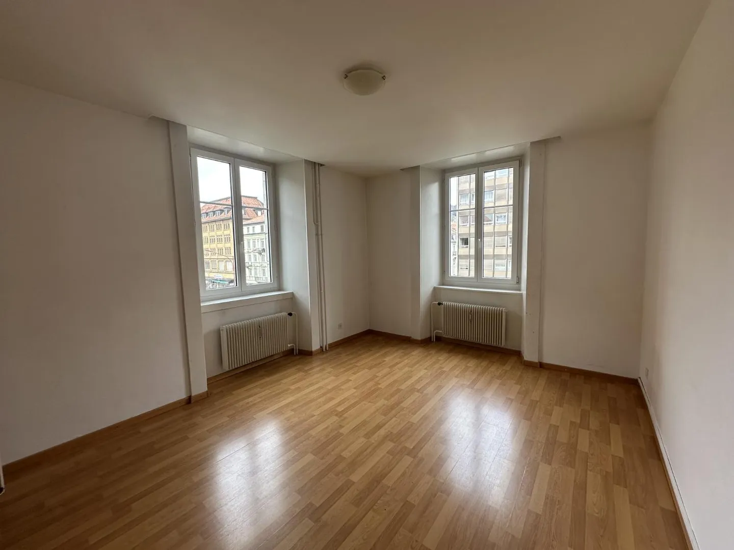 Appartement spacieux en ville - Photo 4 sur 5