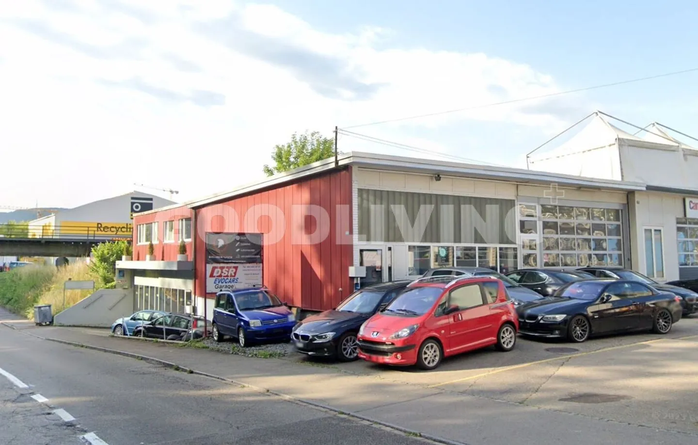 Secure Capital Investment: Well-Maintained Garage with Attractive Returns - Photo 1 of 5
