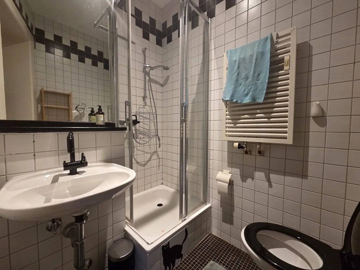 Appartement spacieux de 3,5 pièces dans un emplacement recherché dans le quartier 6 - Photo 6 sur 12