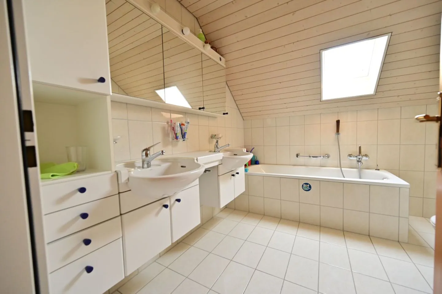 Appartamento duplex di 6,5 stanze nel verde - Foto 13 di 16