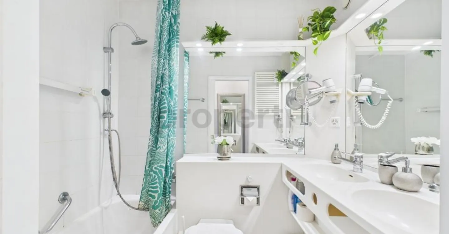Appartement de 2,5 pièces avec vue sur le lac et piscine en copropriété  idéal comme résidence principale, secondaire ou investissement pour locations de courte durée ! - Photo 7 of 10