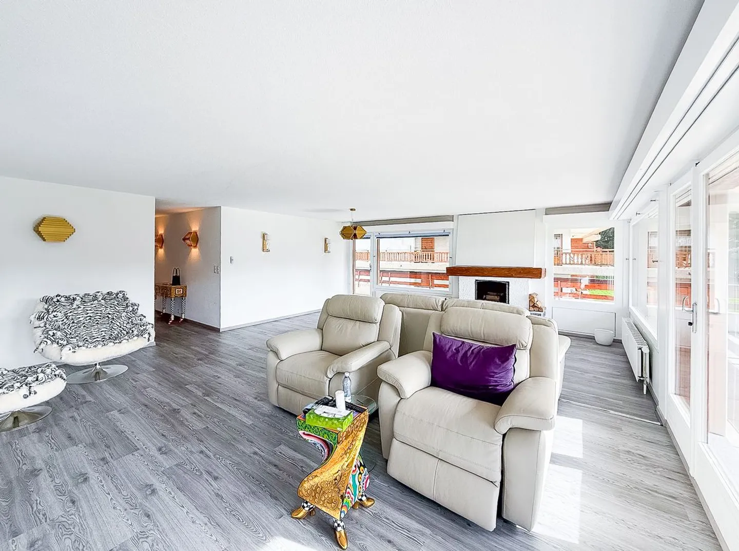 Spacious 5.5 rooms ideally located on the edge of the Crans-Montana golf course - Photo 2 of 8