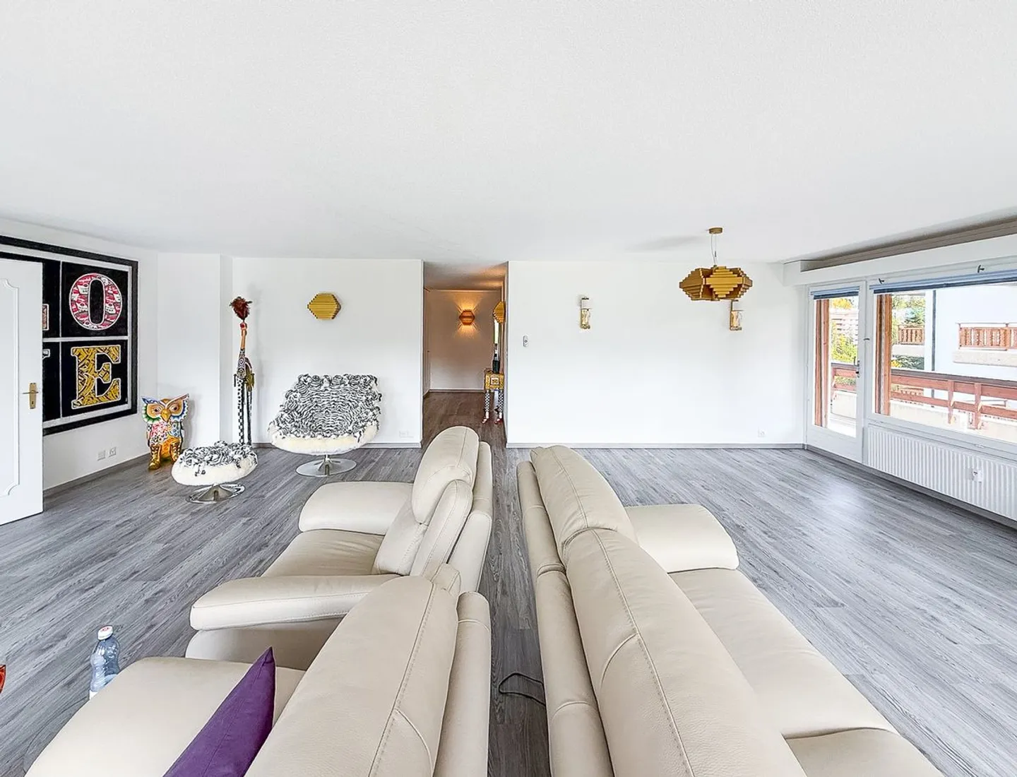 Spacious 5.5 rooms ideally located on the edge of the Crans-Montana golf course - Photo 3 of 8