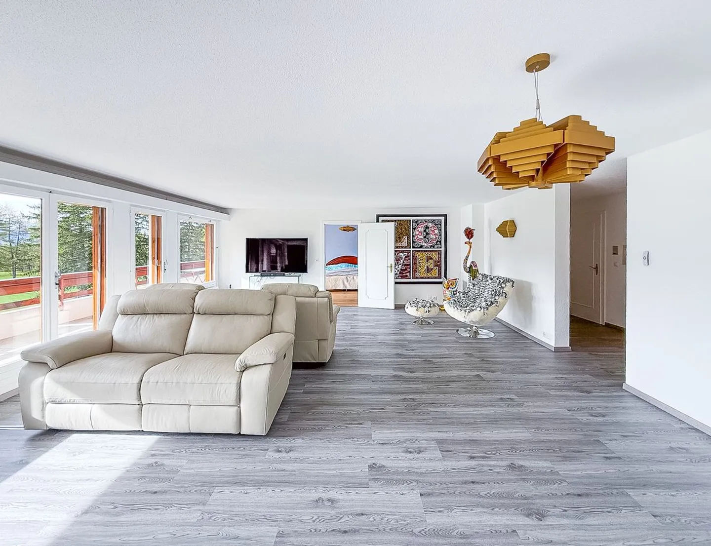 Spacious 5.5 rooms ideally located on the edge of the Crans-Montana golf course - Photo 4 of 8