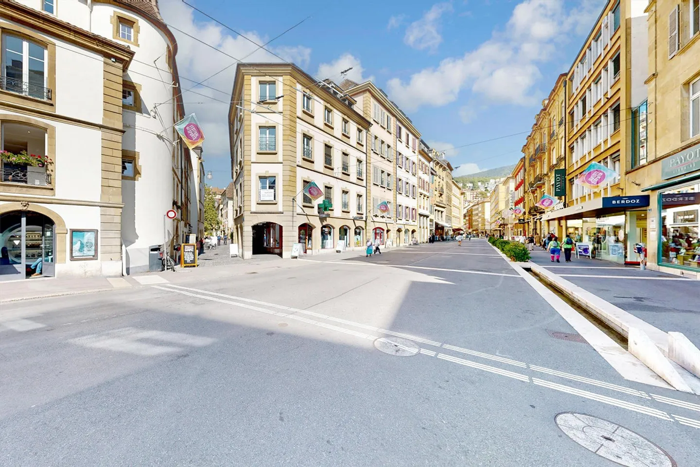 Suchen Sie einen Arbeitsplatz im Stadtzentrum von Neuenburg? - Foto 2 von 12