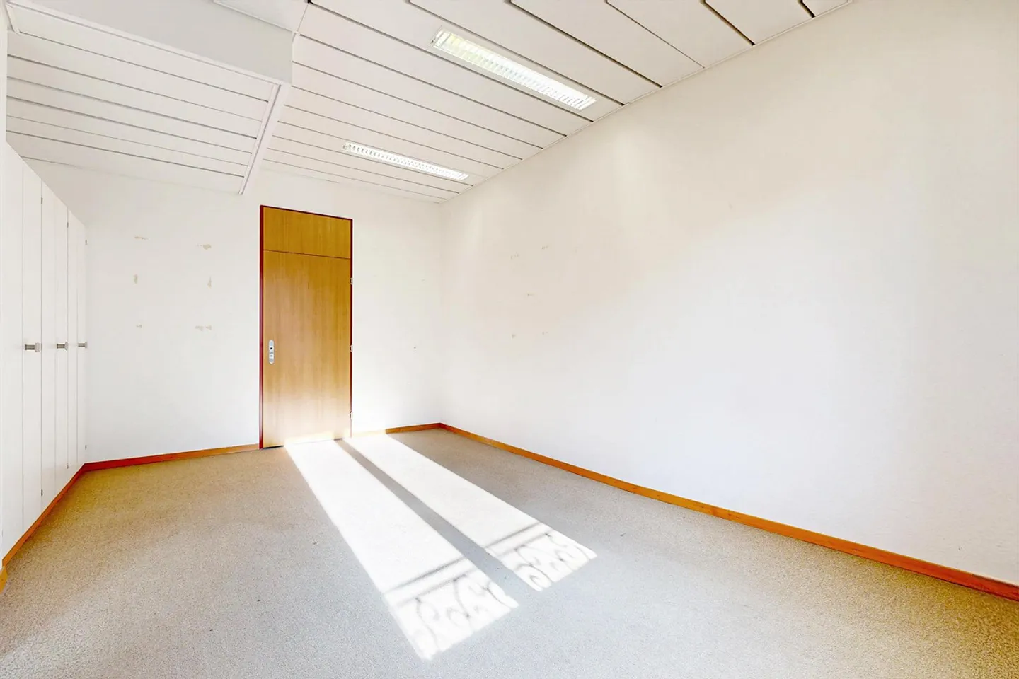 Suchen Sie einen Arbeitsplatz im Stadtzentrum von Neuenburg? - Foto 3 von 12