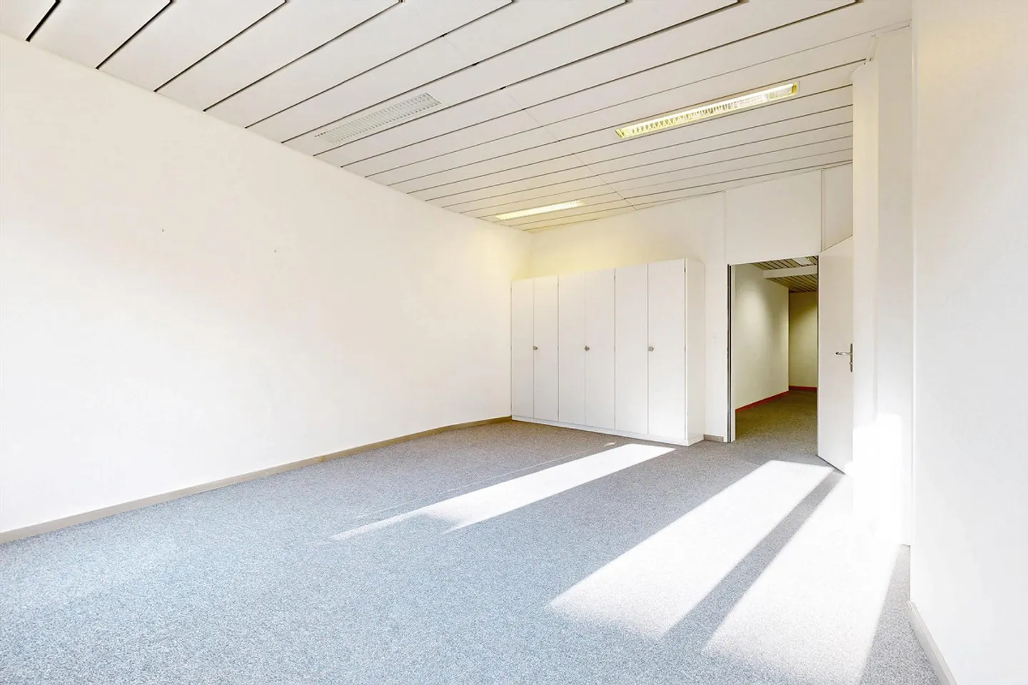 Suchen Sie einen Arbeitsplatz im Stadtzentrum von Neuenburg? - Foto 5 von 12