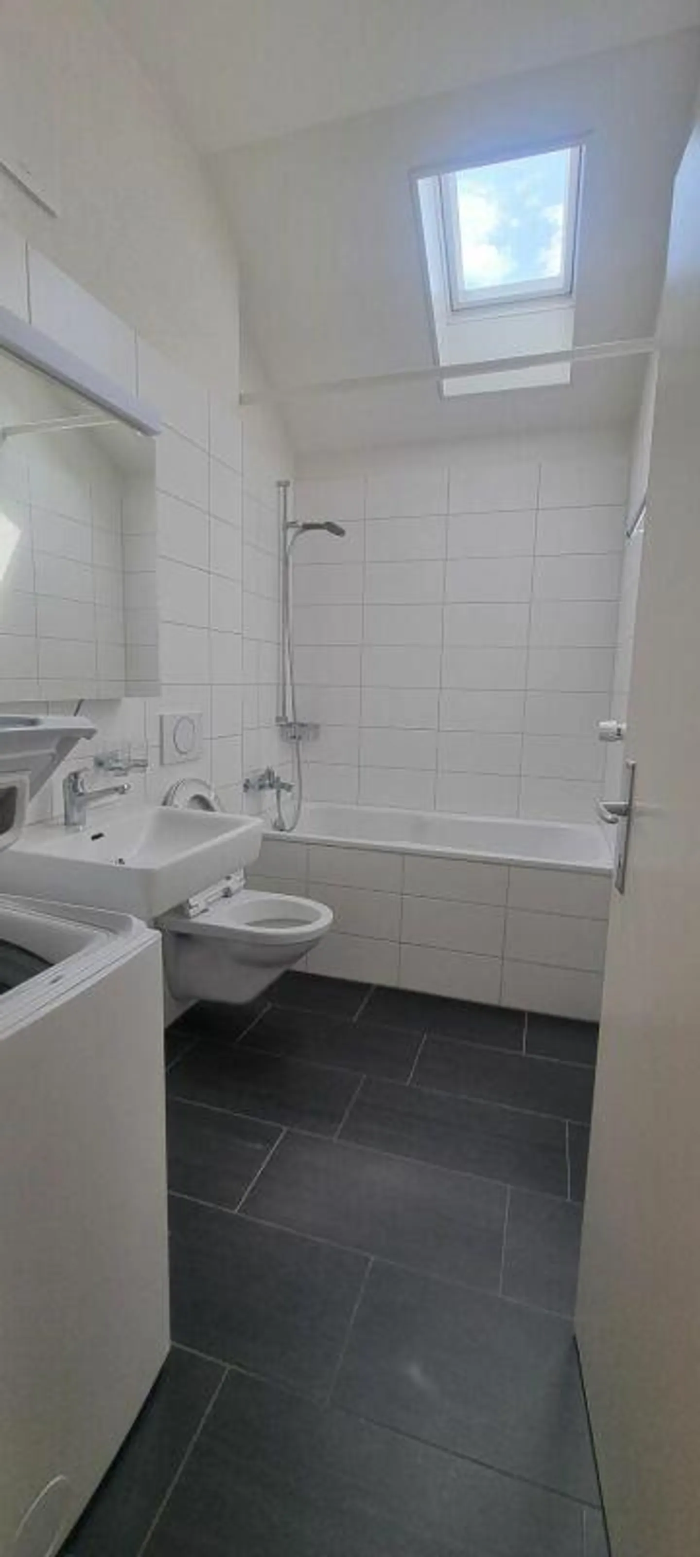1-room attic apartment - Photo 3 of 7