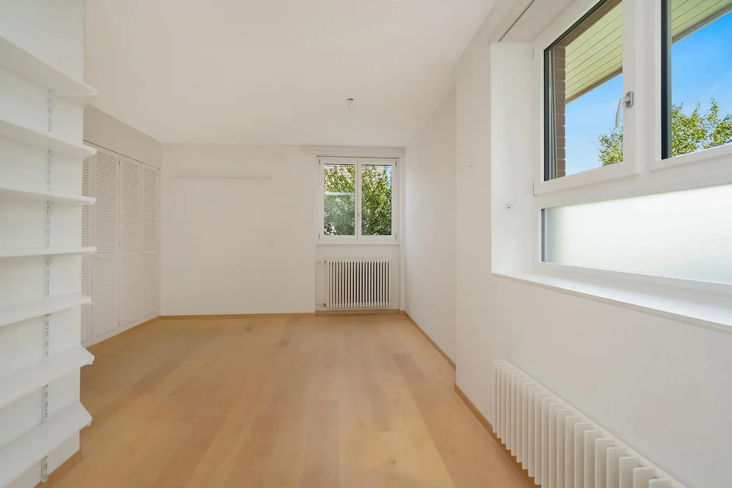 Spacious Living with Unobstructed Views - Family Residence with Pool in Frauenkappelen - Photo 8 of 13