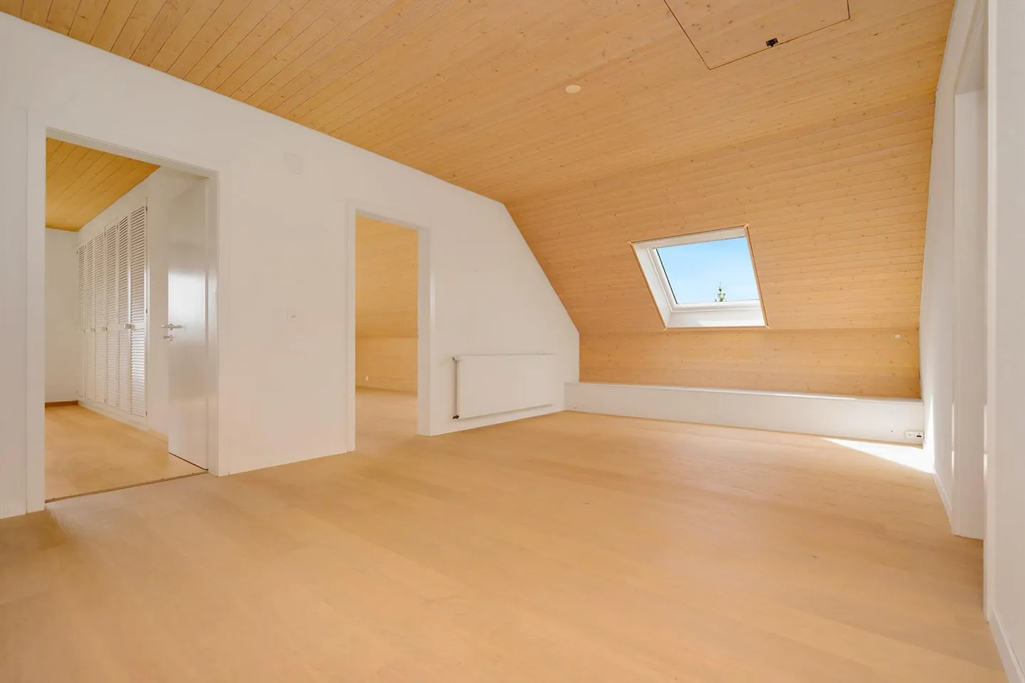 Spacious Living with Unobstructed Views - Family Residence with Pool in Frauenkappelen - Photo 9 of 13