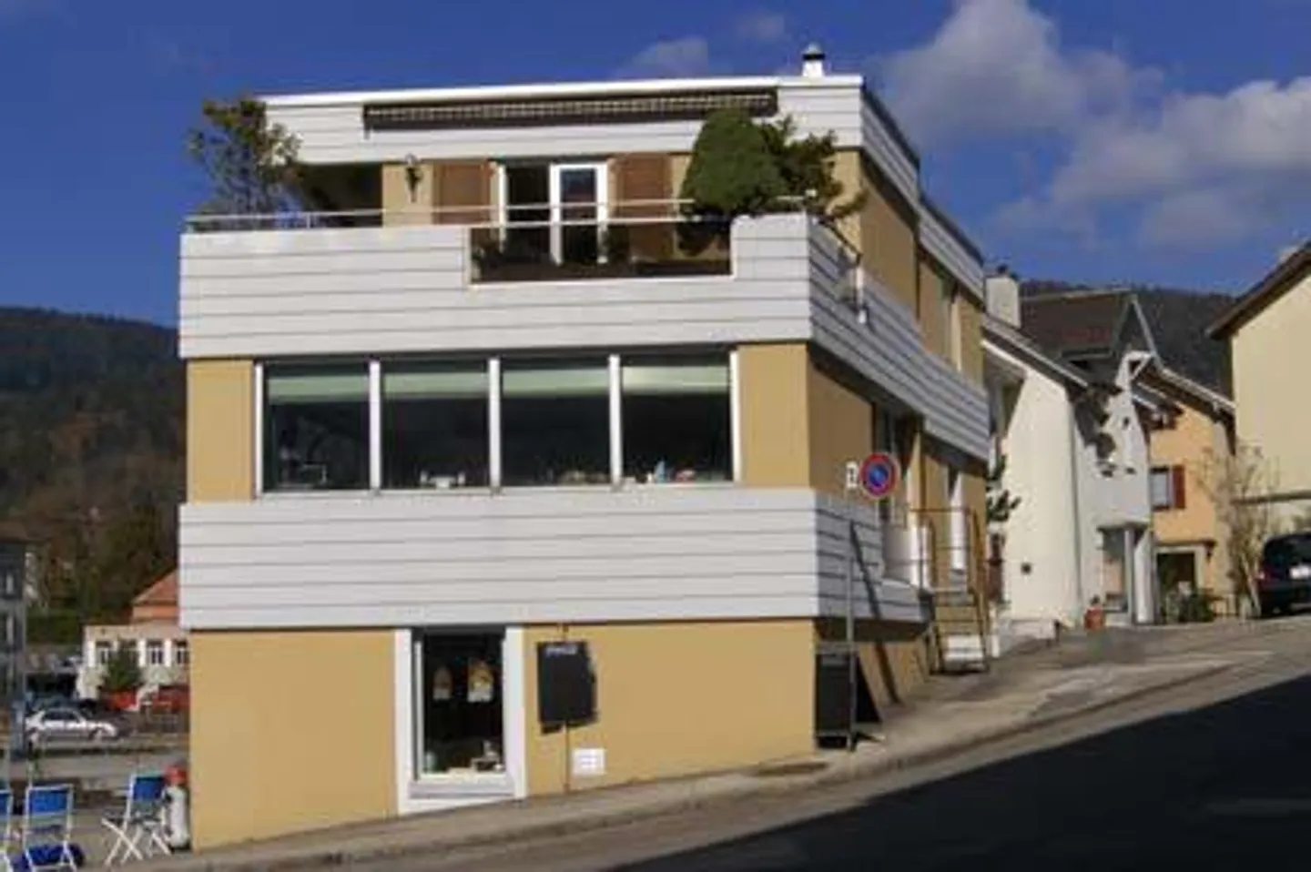 Pierre-Dubied 10, Couvet - Commercial space for rent - Photo 1 of 6