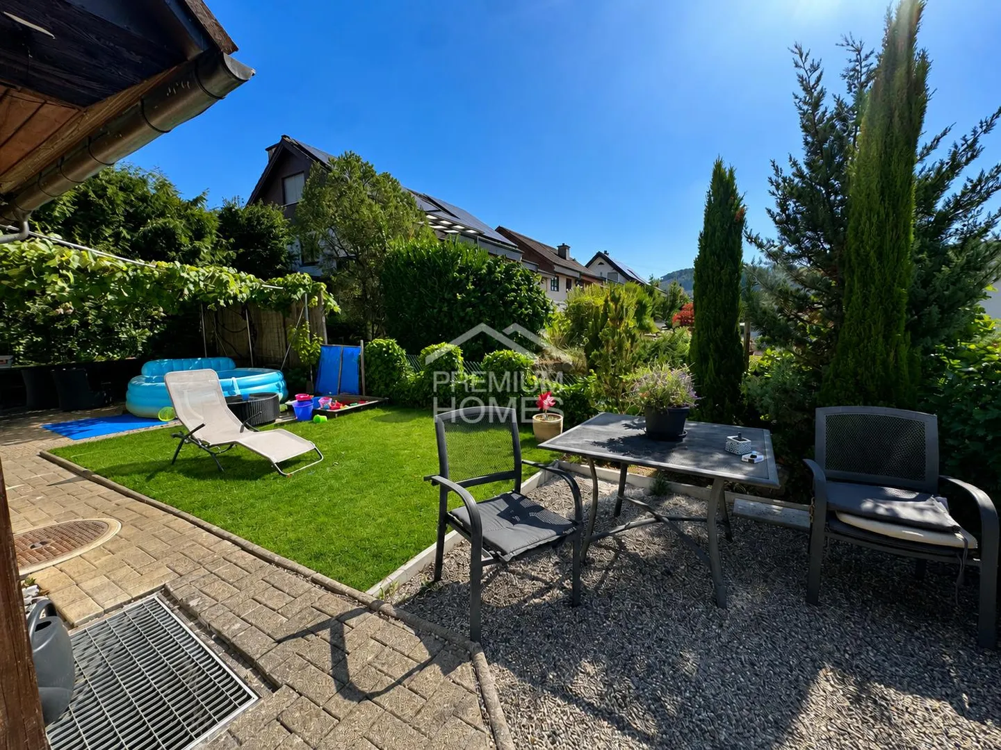 Charming Family Home with Garden - Photo 6 of 13