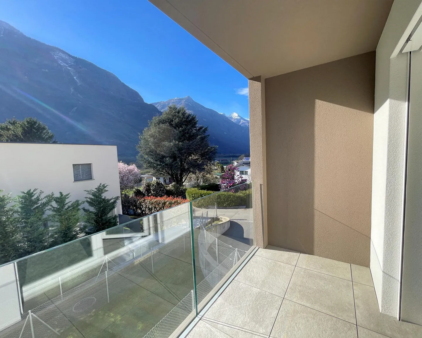 Nouvel appartement dans une élégante résidence dans un quartier pratique et calme - Photo 11 sur 13