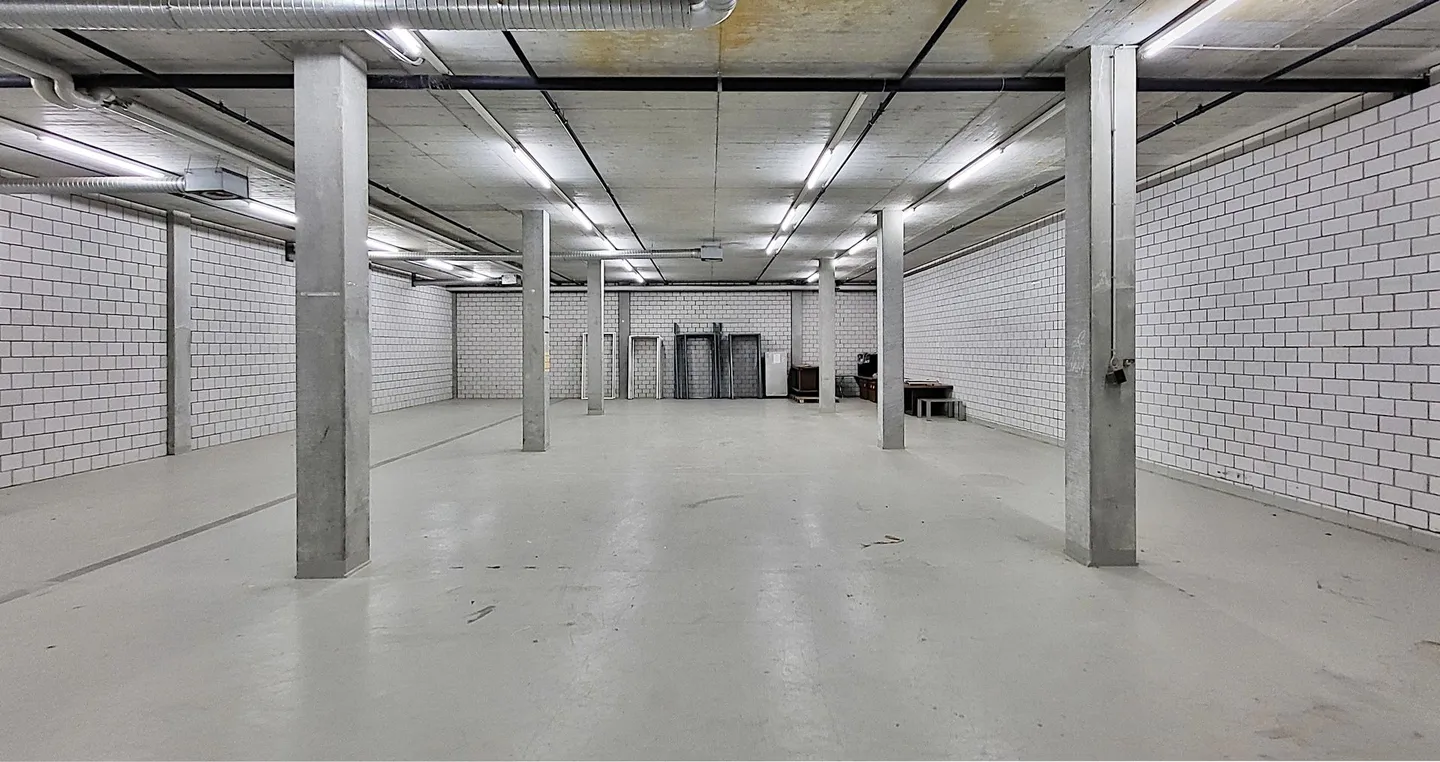 Espace Commercial Spacieux - Photo 3 sur 5