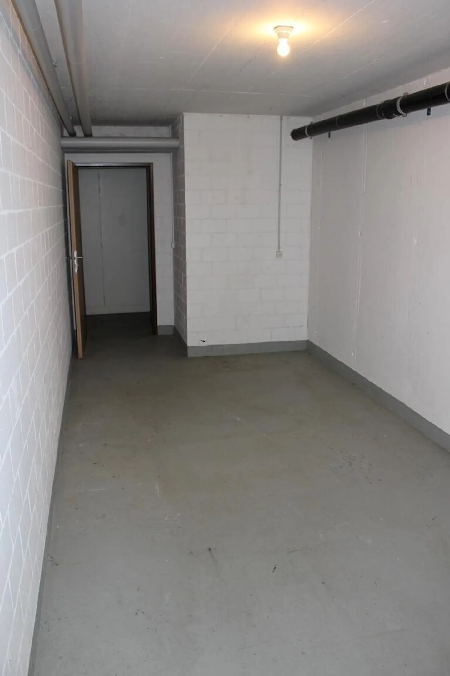 Craft Room of 15 m² Available Immediately - Photo 2 of 3