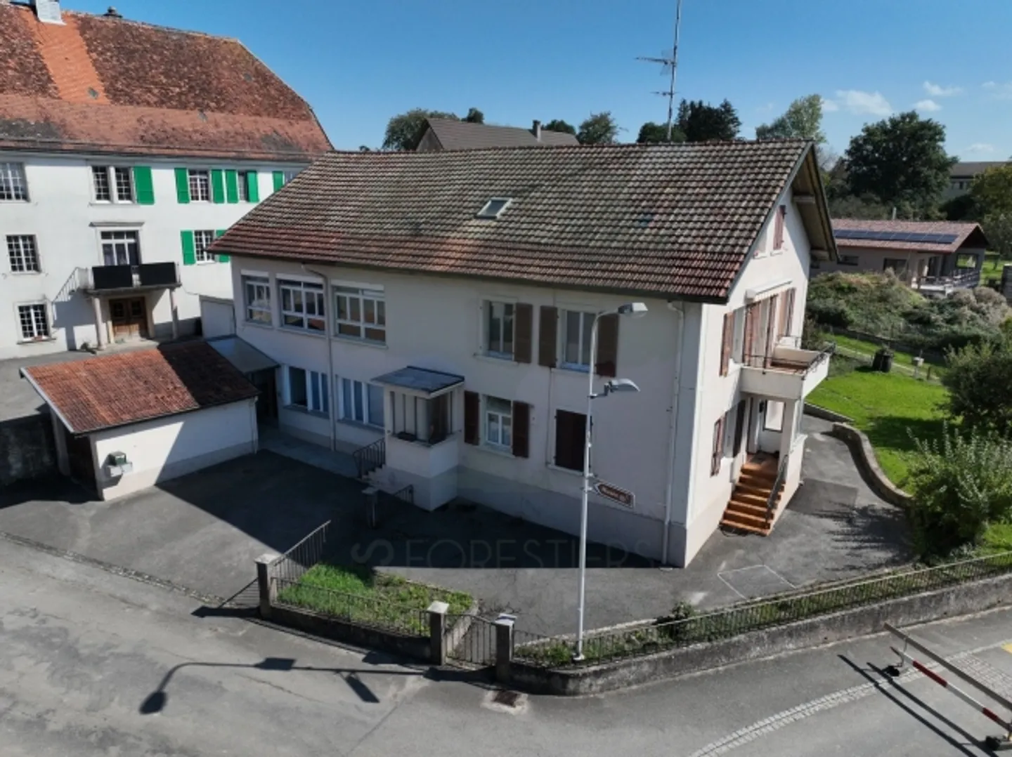 Mixed building in Bonfol – A living environment between nature and potential - Photo 2 of 20