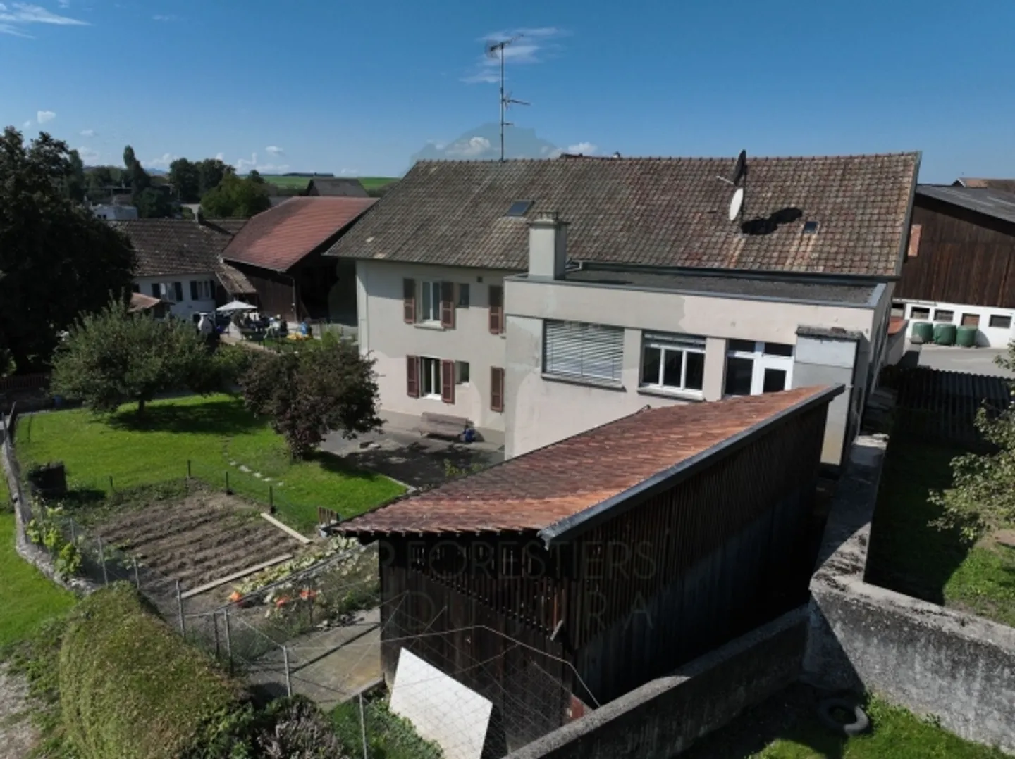 Mixed building in Bonfol – A living environment between nature and potential - Photo 3 of 20