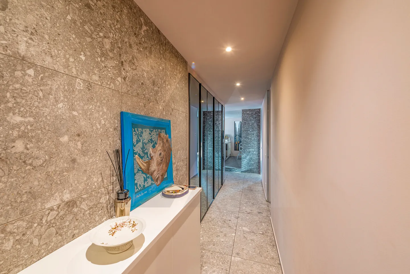 ELEGANTE APPARTAMENTO VICINO ALLA CITTÀ - Foto 4 di 12