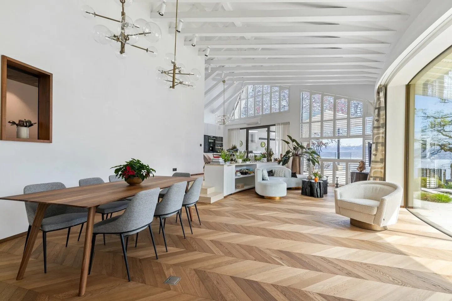 «Erhabene Architektenvilla am Wasser» - Foto 4 von 17