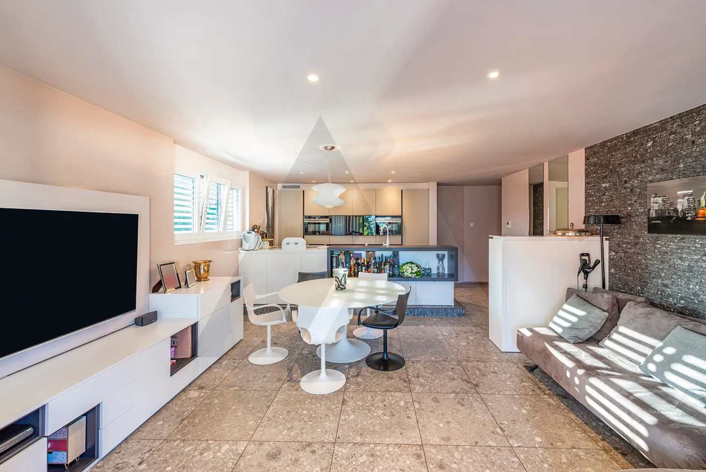 ELEGANTE APPARTAMENTO VICINO ALLA CITTÀ - Foto 6 di 12